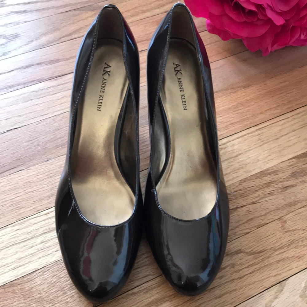 ANNE KLEIN Pre Loved Brown Heels